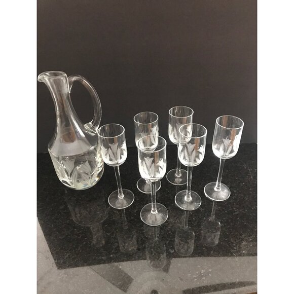 Vintage 1970's Frosted Tulip Decanter Pitcher & 6 Matching Liqueur Long Stemmed - Picture 1 of 10